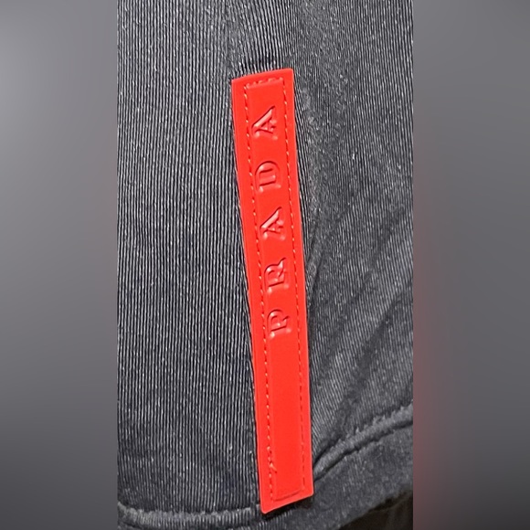 Prada Techno Nylon Black Womens long sleeve fitted tee size L w zip back pocket - Picture 6 of 6